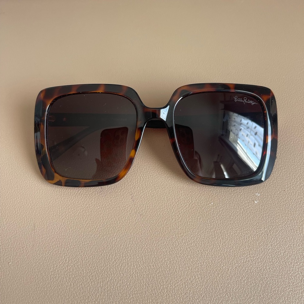 Lilly Pulitzer Sunglasses - worn once - comes with case
